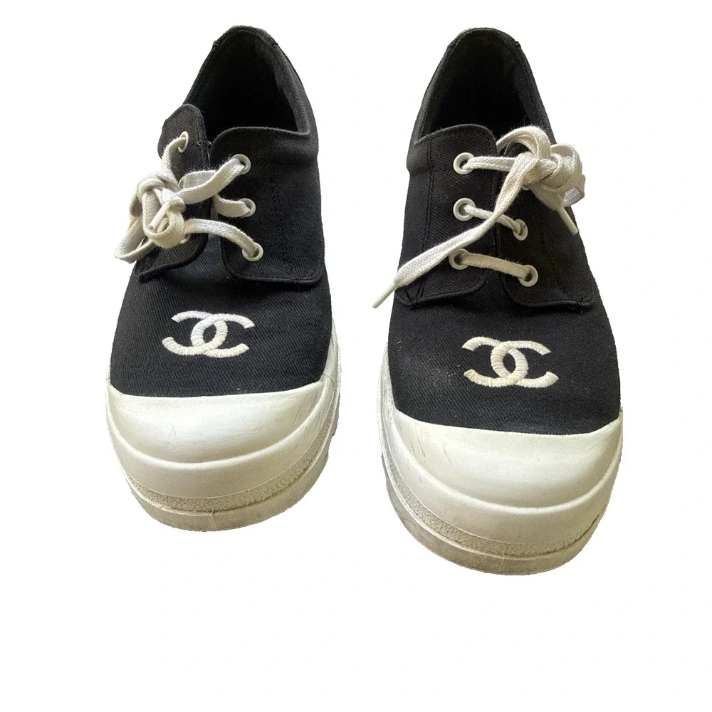 CHANEL authentic cc
